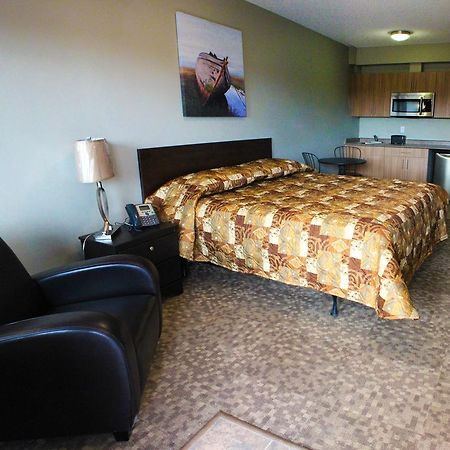 Alberta Beach Inn And Suites מראה חיצוני תמונה